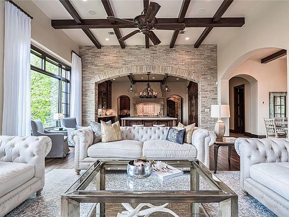 5th image of 388 Cortona Dr