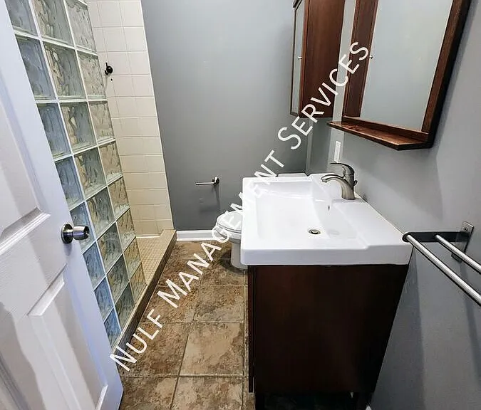 4213 Butler St #2 — Photo 4