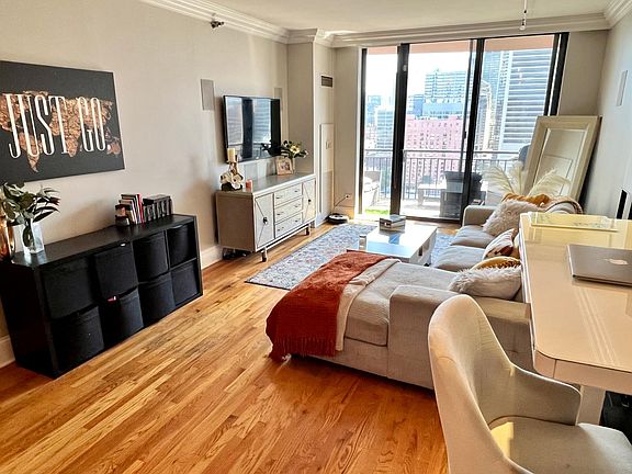 3rd image of 330 N Jefferson St APT 1802