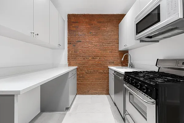 Rented by Douglas Elliman | media 8