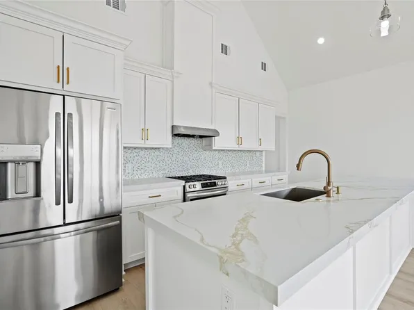 1108 62nd St, Galveston, TX 77551