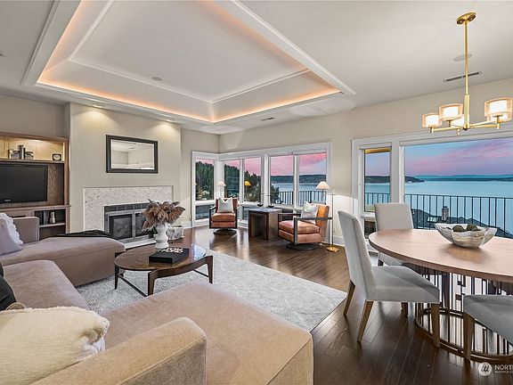 5th image of 7221 Soundview Drive NW #307