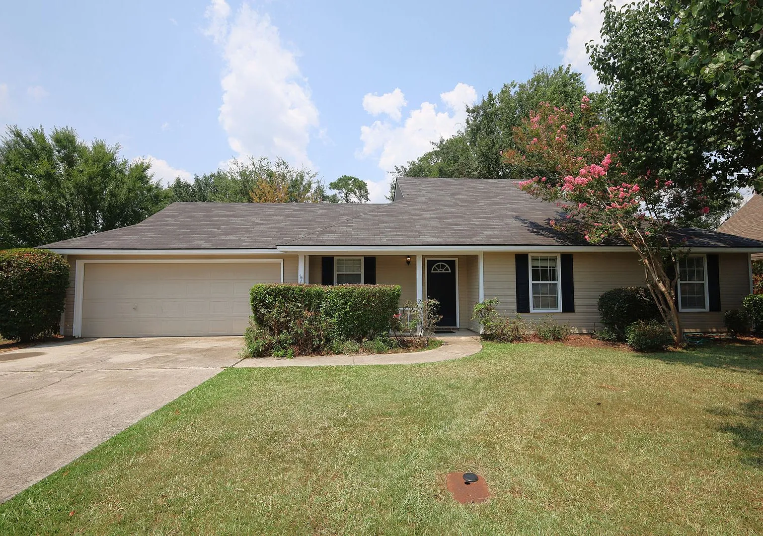 326 Jennifer Circle — Photo 1
