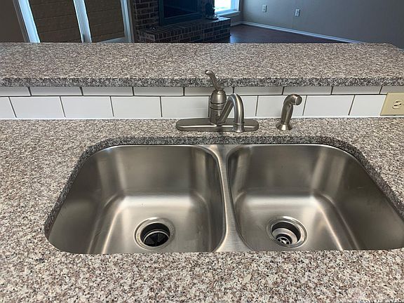 5th image of 5332 Long Leaf Dr