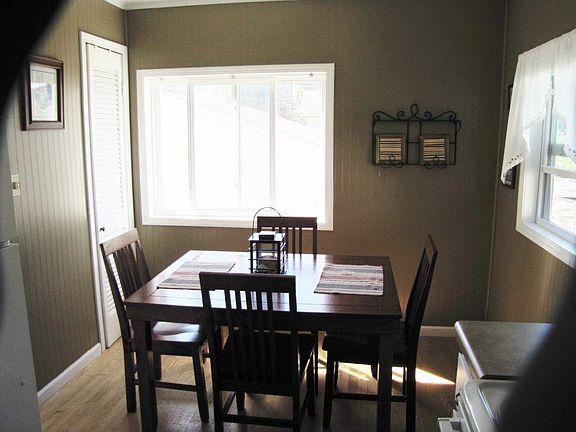 4th image of 413 Cass Ave