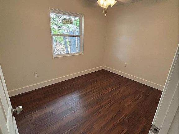 4th image of 304 Saturn St