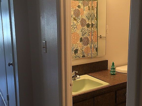 4th image of 4720 213th St