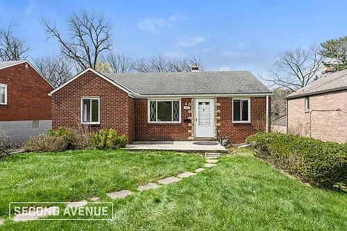 220 Briarwood Dr Photo 1