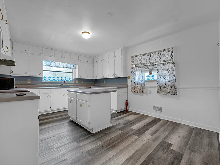 2221 Avenue St W #26 — Photo 9