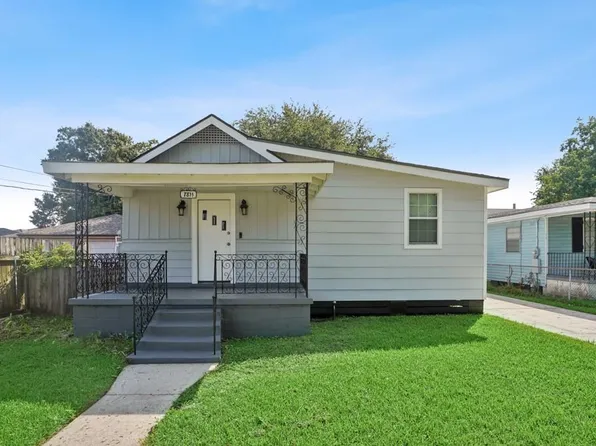 7811 Berg St, New Orleans, LA 70128