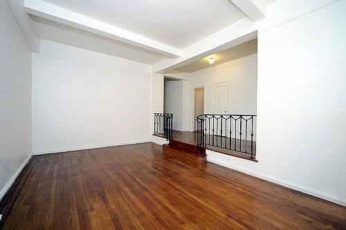 4th image of 160 7th Ave #1101