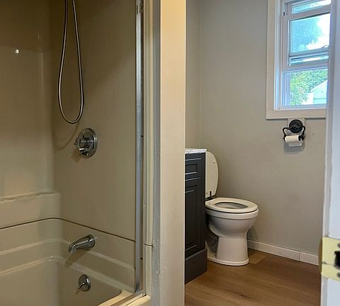 5th image of 8 Versailles St #2E