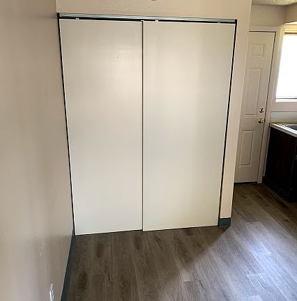 DINING ROOM/ LAUNDRY CLOSET