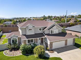 1037 W Louise Meadow Dr, South Jordan, UT 84095