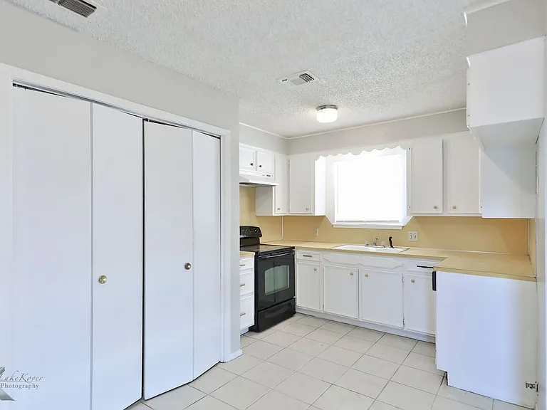 419 Somerset Pl — Photo 12
