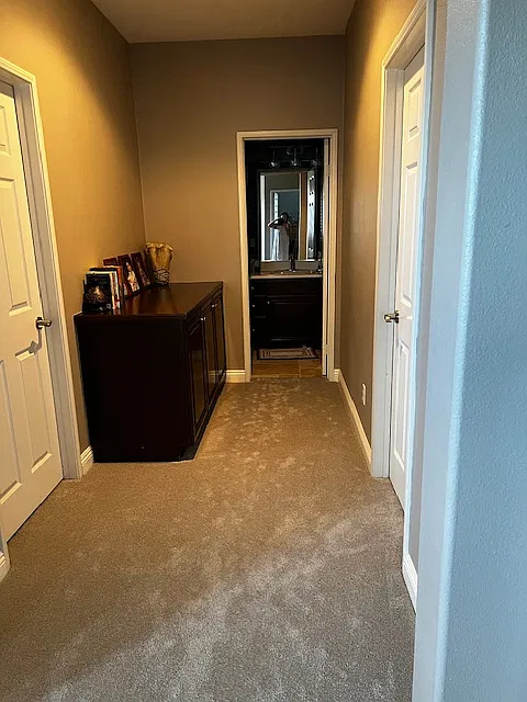 5 bed, 2698 sqft, $925 — Photo 3