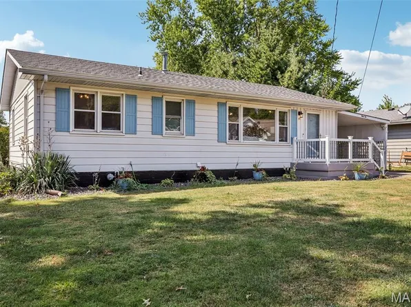 35 Northcrest Dr, Litchfield, IL 62056