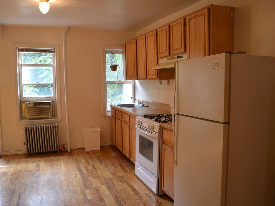 1st image of 150 President St APT 1