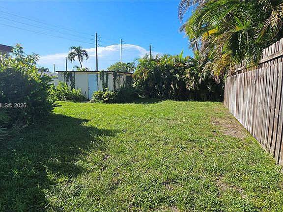 3rd image of 214 SW 2nd Pl