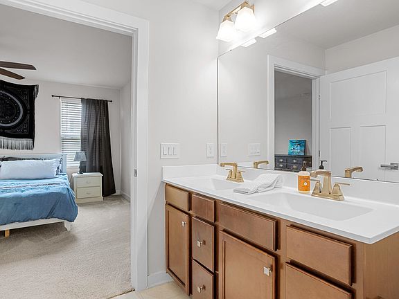 5th image of 514 Olivia Springs Dr