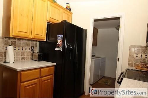 5th image of 382 Lawrence Dr