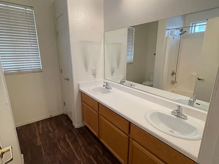 5002 Drifting Pebble St — Photo 8