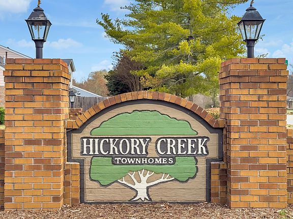 3rd image of 6587 Hickory Brook Rd