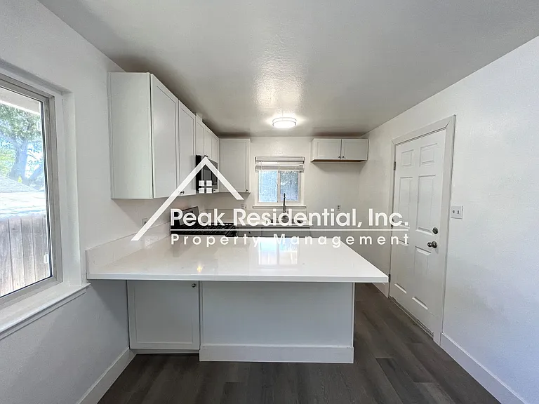 5807 Woodleigh Dr — Photo 11