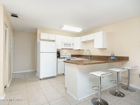 5th image of 251 Circle Dr APT 2