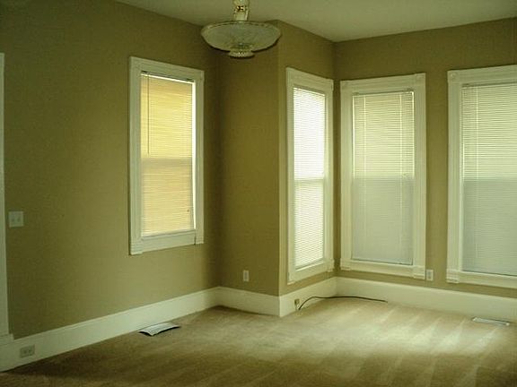 2nd image of 610 N Roosevelt Ave