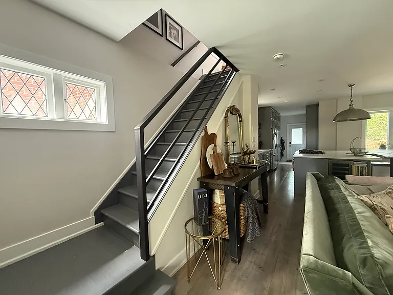 48 Albani St — Photo 22