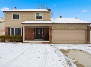 39120 Della Rosa Dr, Sterling Heights, MI 48313