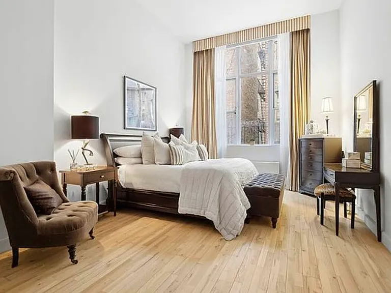 420 W 25th St #1E — Photo 9