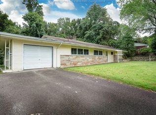 2104 Weberwood Dr, South Charleston, WV 25303