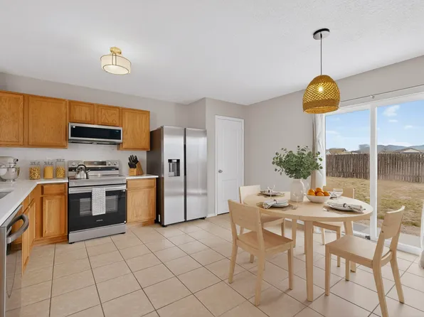 15 Tome Vista Dr, Los Lunas, NM 87031