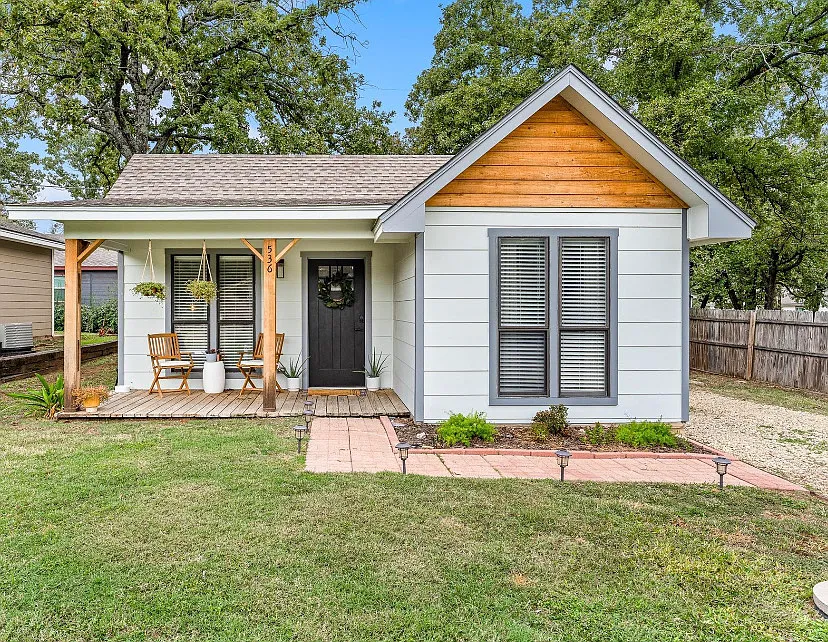 536 Western Hills Trl — Photo 3