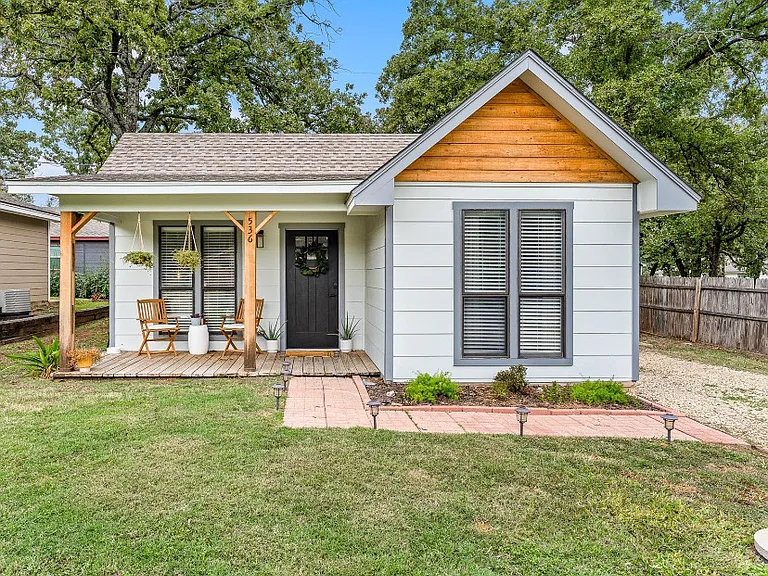 536 Western Hills Trl — Photo 3