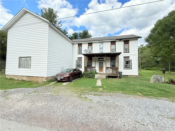 558 Whispering Pines Rd, Cairnbrook, PA 15924