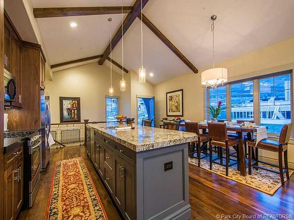 5th image of 559 W Alder Hl #13