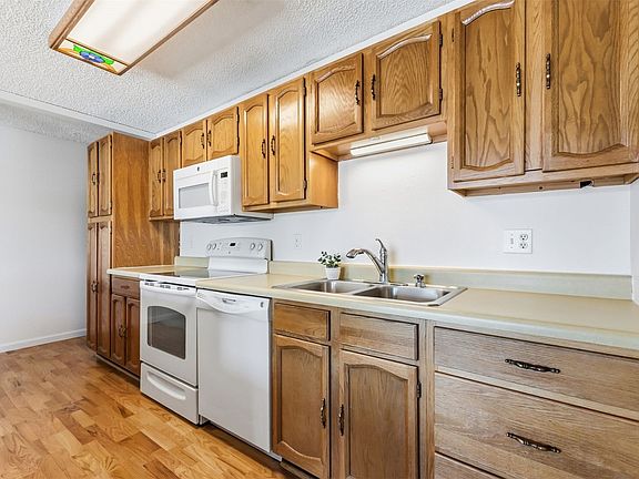3rd image of 72 Corinthian Circle UNIT 203
