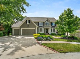 11025 S Glenview Ln, Olathe, KS 66061