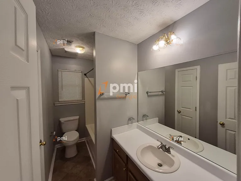 2 Pelham Ct — Photo 12