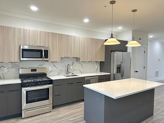 4th image of 2503 E Schiller St #Bi7