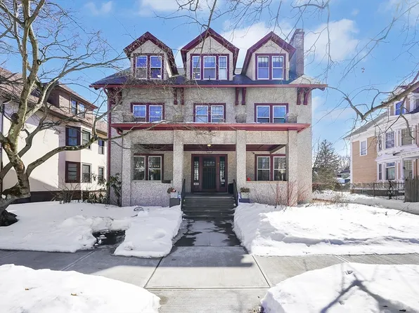 35 Spruceland Ave, Springfield, MA 01108