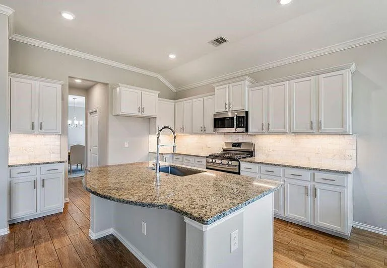4411 Mimic Dr — Photo 6