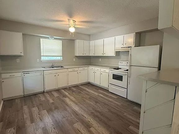 2nd image of 103 Smith Ln #L