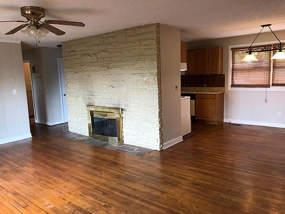 Family room with fireplace 