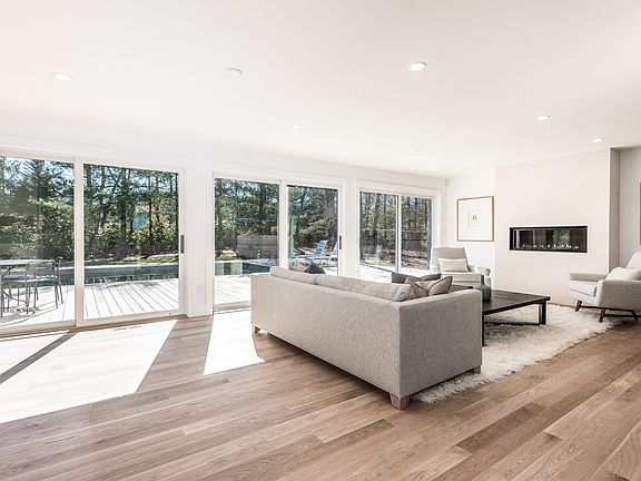 5th image of 13 Scallop Ave