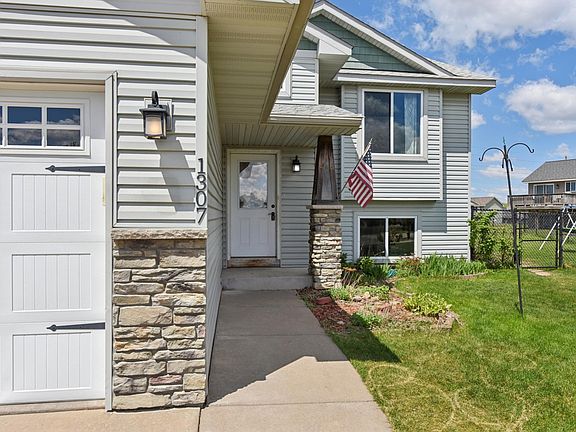2nd image of 1307 Osprey Ct