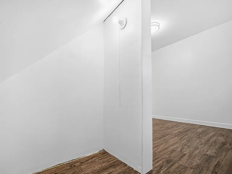 1123 E Indiana Ave — Photo 32